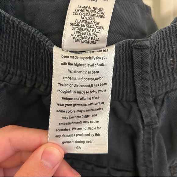 Good American High Rise Black Bermuda Shorts Women’s Size 1 - High Rise Denim - Picture 6 of 7